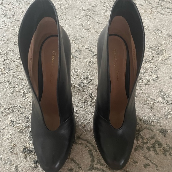 All leather - Picture 2 of 4